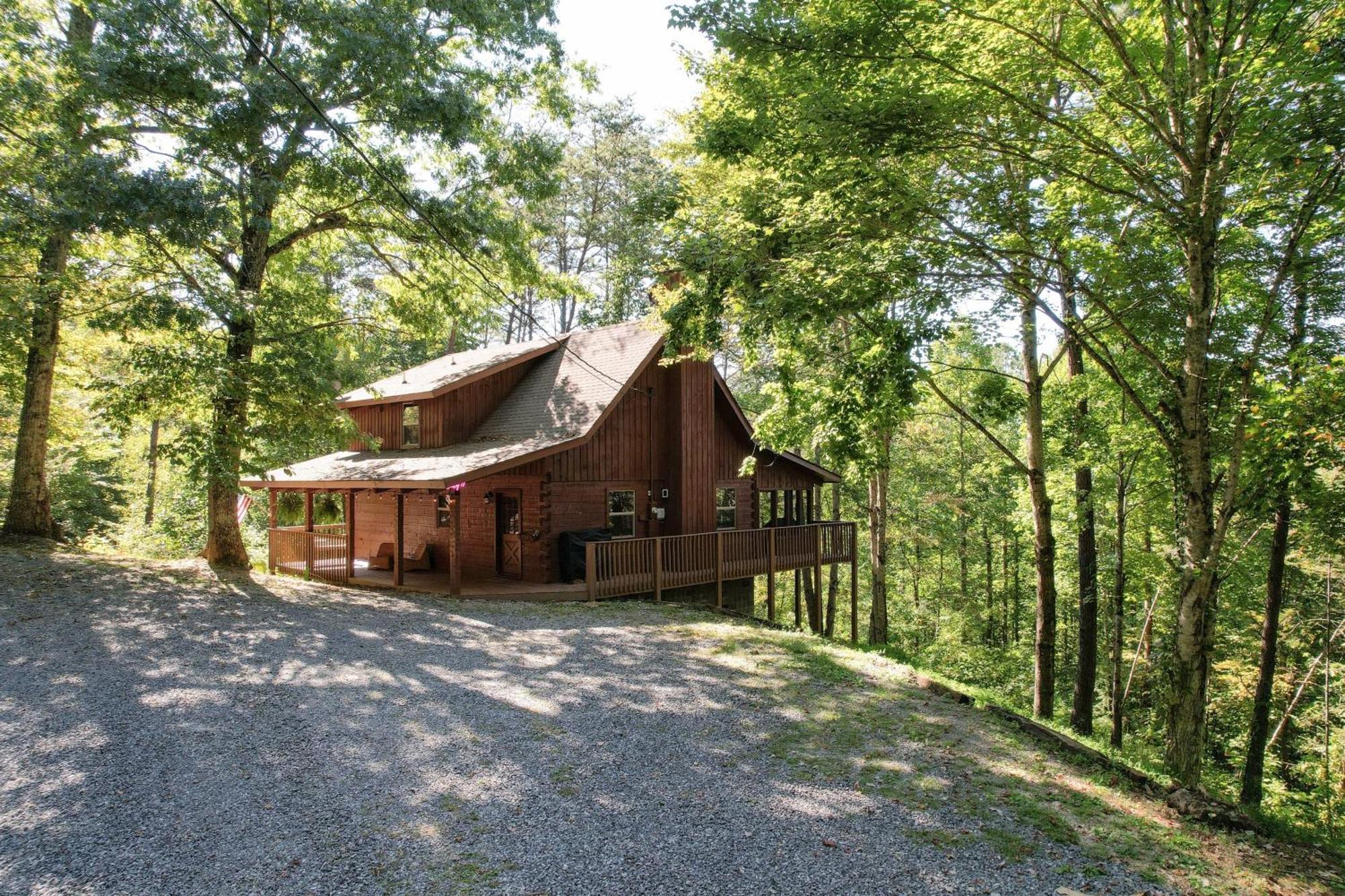 Dudley IV By Avantstay Cosy Cabin W Hot Tub Sweeping Views Pigeon Forge Εξωτερικό φωτογραφία